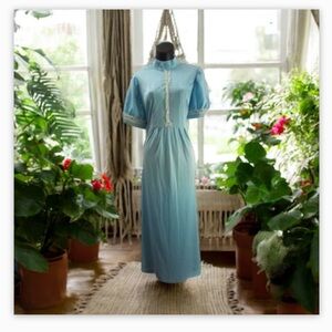 VTG Stunning Blue MockNeck Victorian Dress White Lace Detail -Handmade Sz XL-EUC